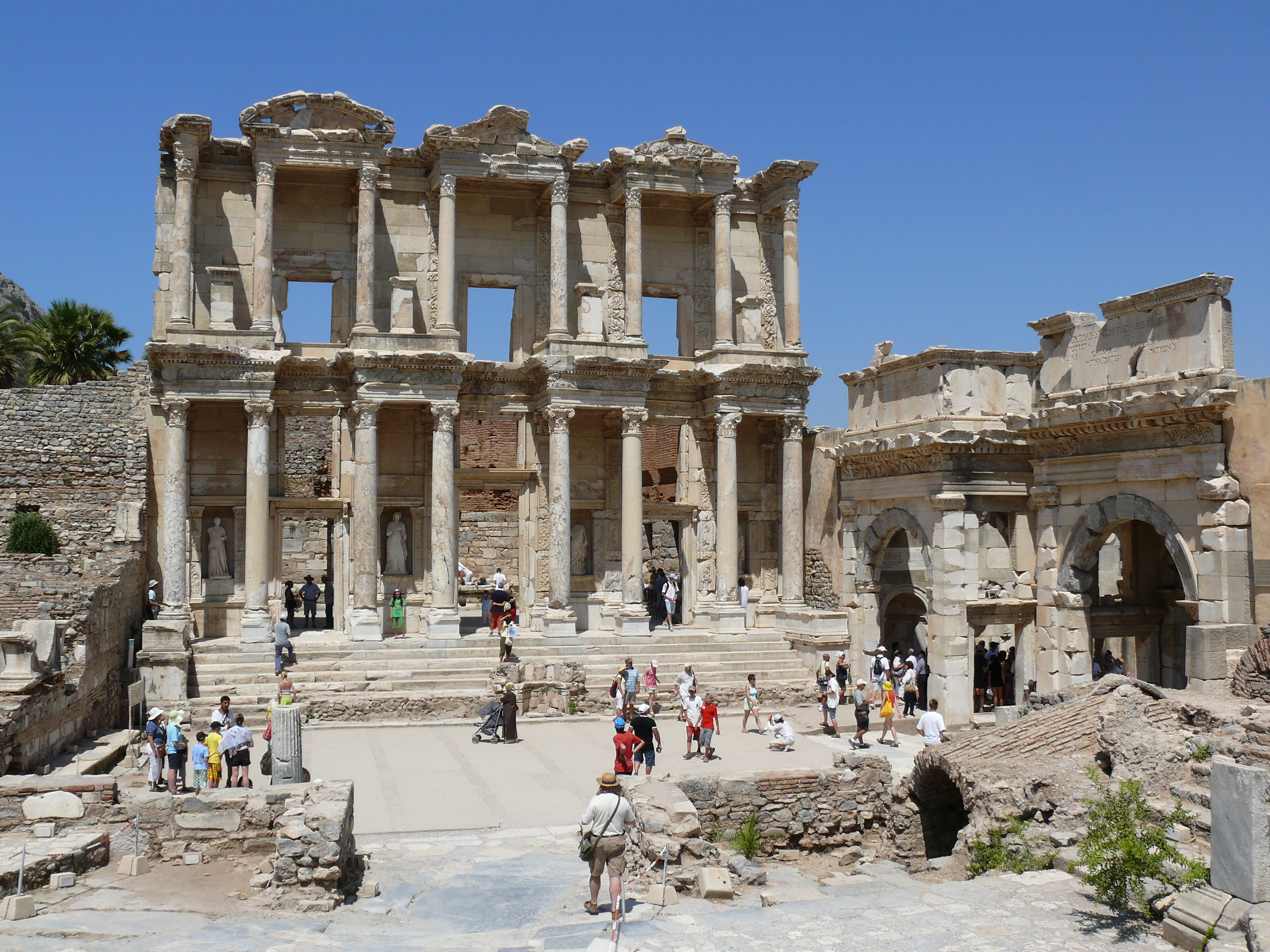 5 Days Tour of Ephesus, Pergamum and Pamukkale - By Bus