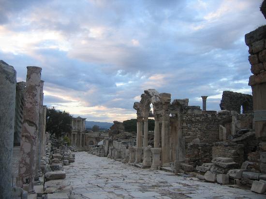 5 Days Tour of Ephesus, Pergamum and Pamukkale - By Bus