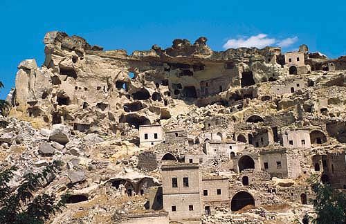 Cappadocia Tour - 3 days / 2 nights with Hot-Air Balloon Ride - By Plane